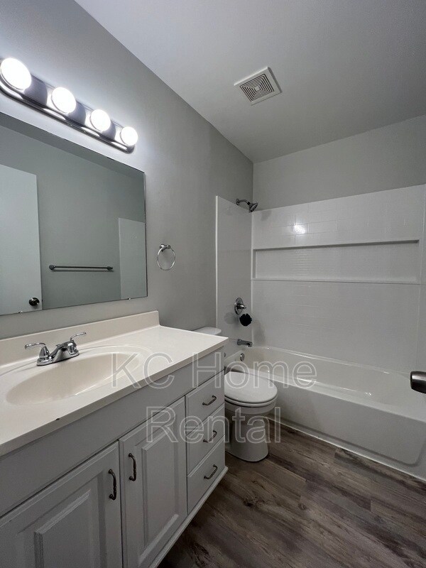 Building Photo - 506 Santa Fe St