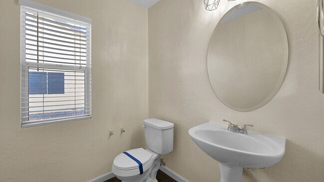 Building Photo - Newly remodeled interior! Excellent price!