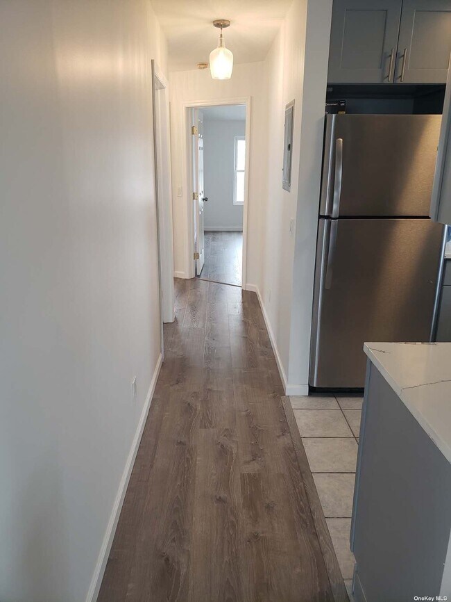 Building Photo - 202-12-202-45 45th Dr