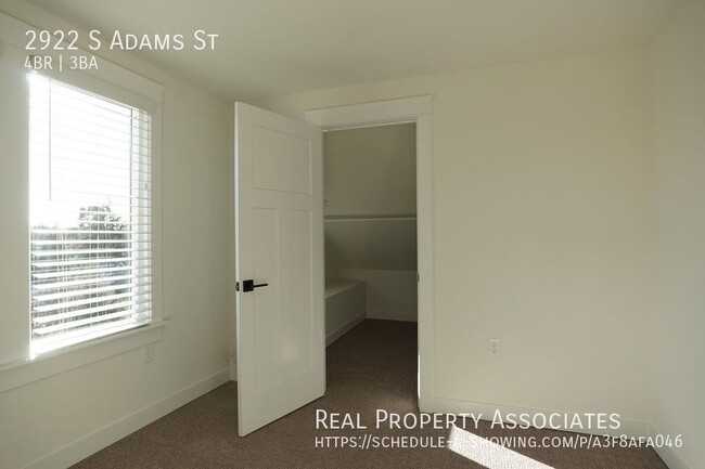 Building Photo - 2922 S Adams St