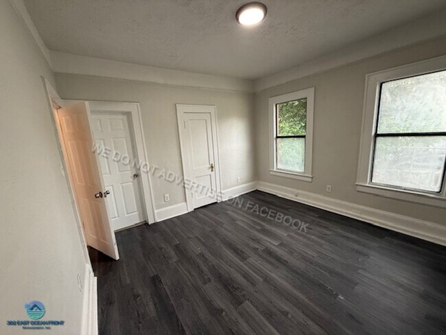 Building Photo - 123 W 23rd St