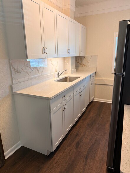 Building Photo - 4201 N Nebraska Ave