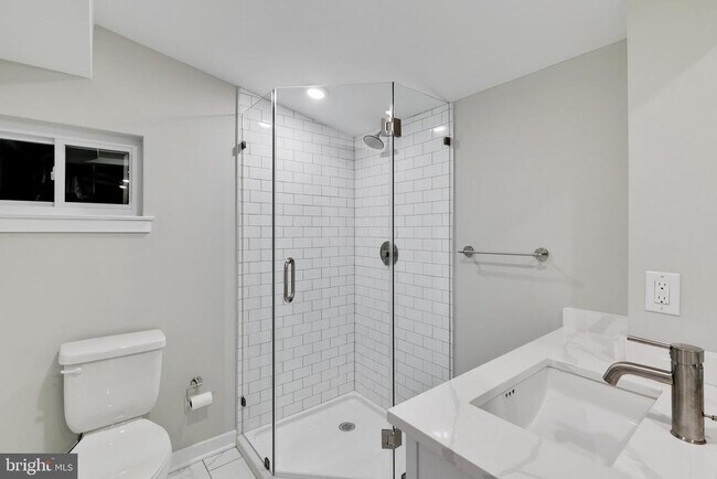 Building Photo - 1435 N 5th St