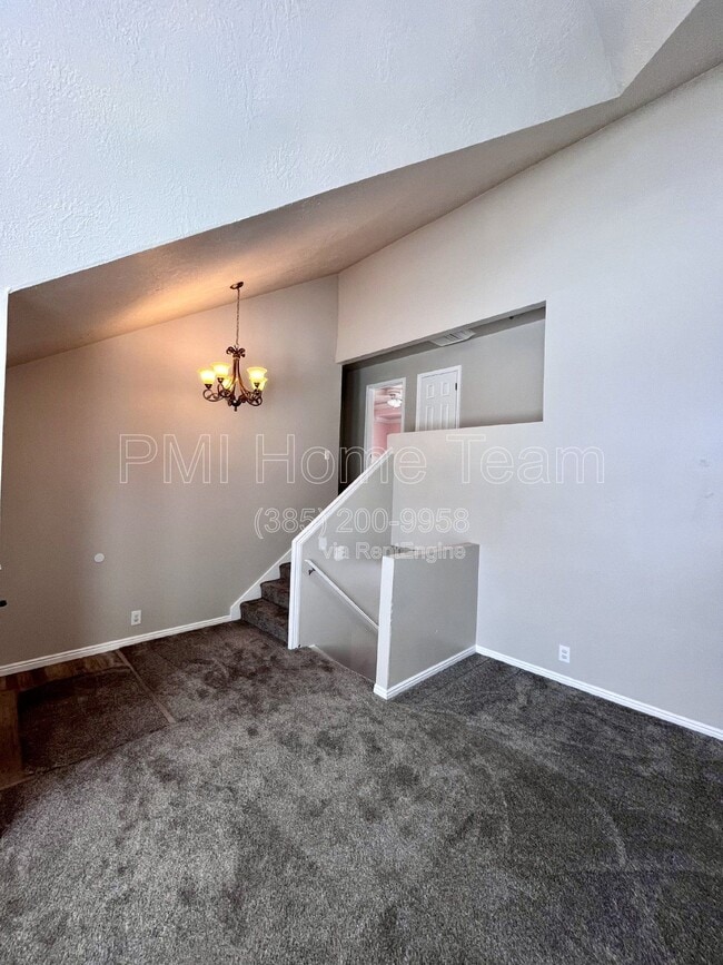 Building Photo - 1820 N 285 W