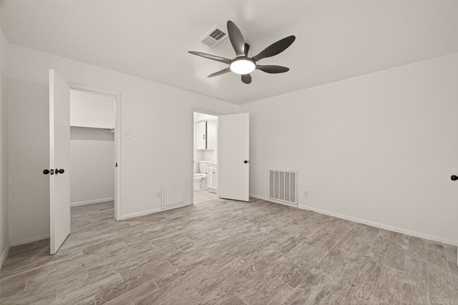 Building Photo - 5523 Kuldell Dr
