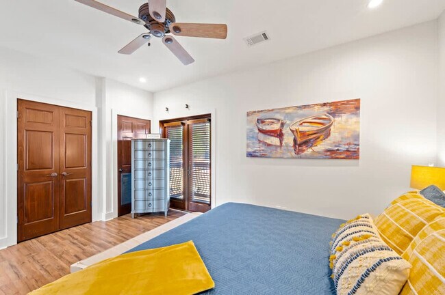 Building Photo - 475 Cuscowilla Dr