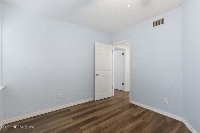 Building Photo - 6167 Fordham Cir E