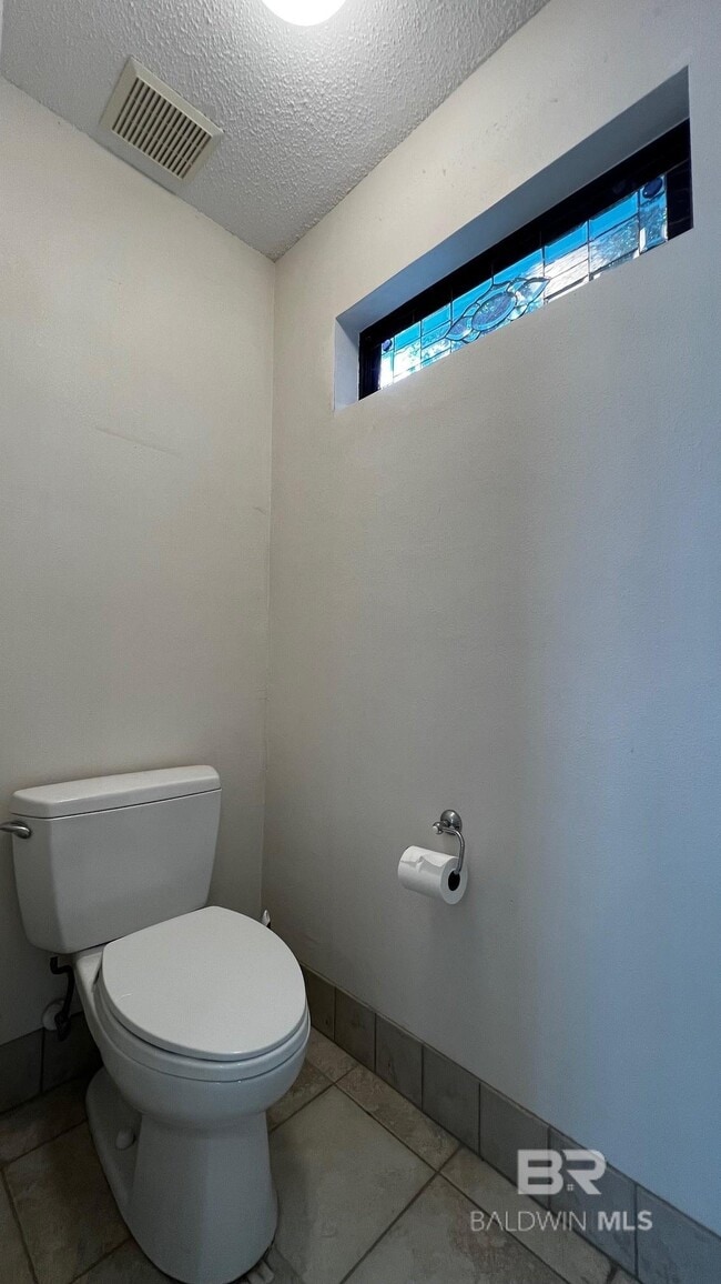 Building Photo - 905 Van Ave