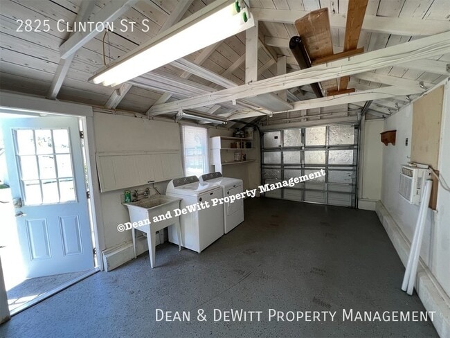 Building Photo - 2825 Clinton St S