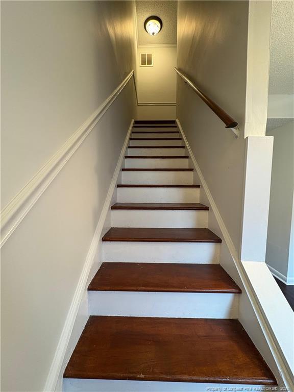 Building Photo - 571 Winding Creek Rd