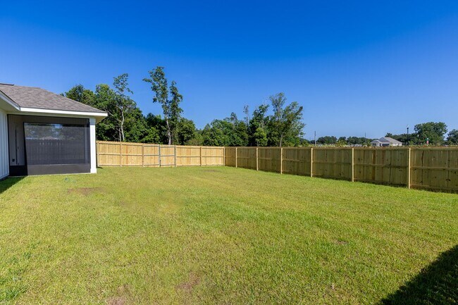 Building Photo - Stunning 5 Bedroom Home in Fairhope, AL! Spacious, Modern, and Move-In Ready!