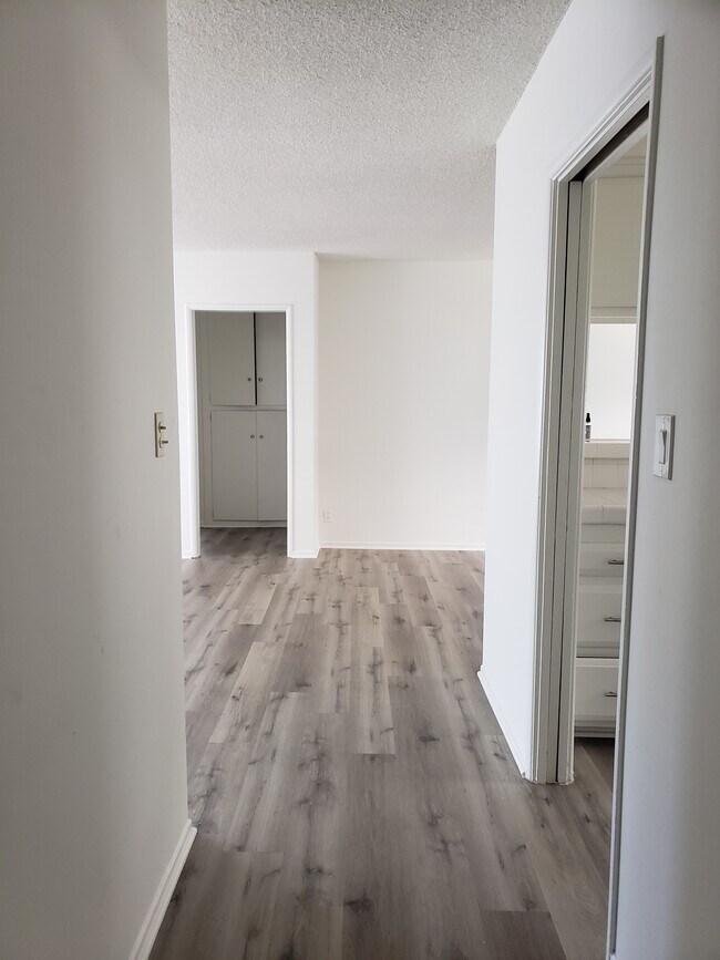 Building Photo - 329 California Ave