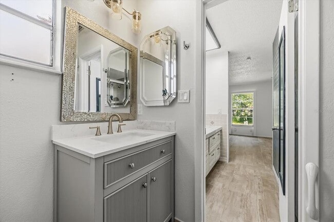 Building Photo - 10325 Marco Polo Dr