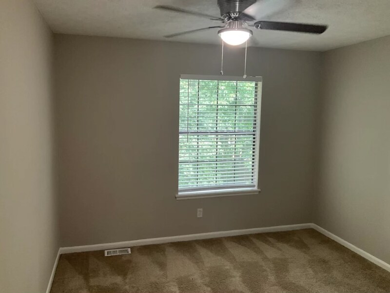 Building Photo - 2416 Leslie Brook Dr