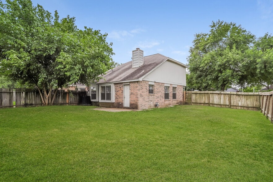 Building Photo - 6042 Beaconridge Dr