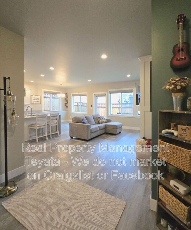 Building Photo - 6211 N Beulah Ave