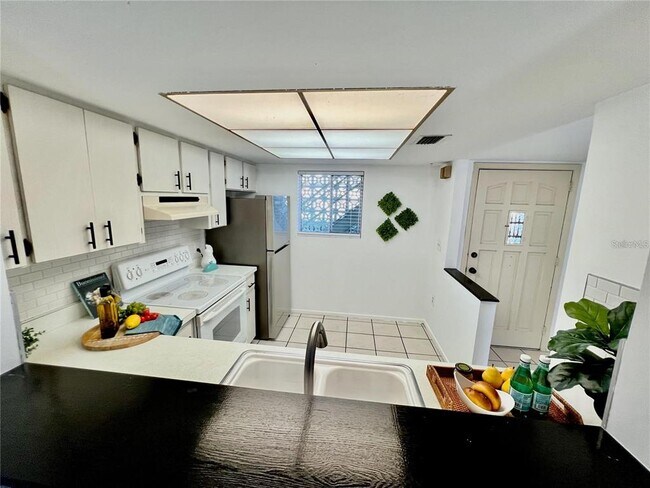 Building Photo - 3500 S Beneva Rd