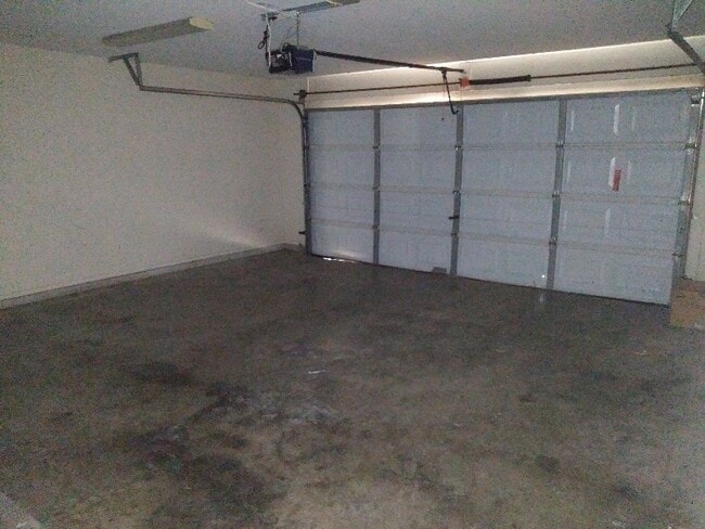 Building Photo - 4720 Sandpiper Ave