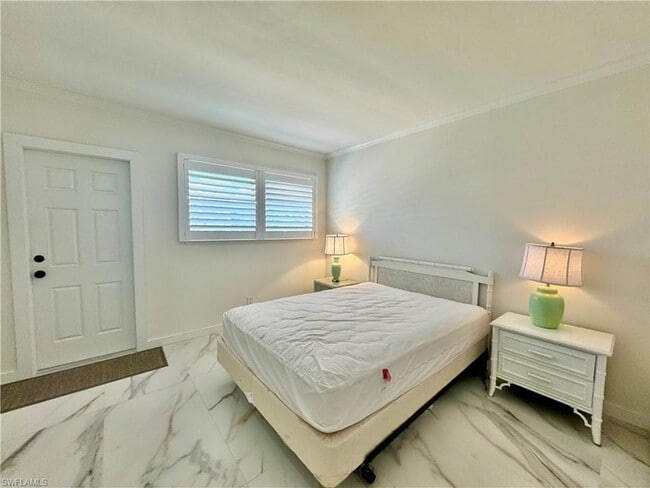 Building Photo - 473 12th Ave S