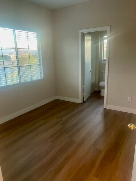 Building Photo - 6337 Kitamaya St