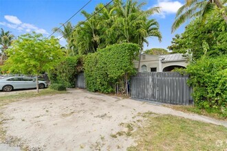 Building Photo - 2280 SW 16th Ct
