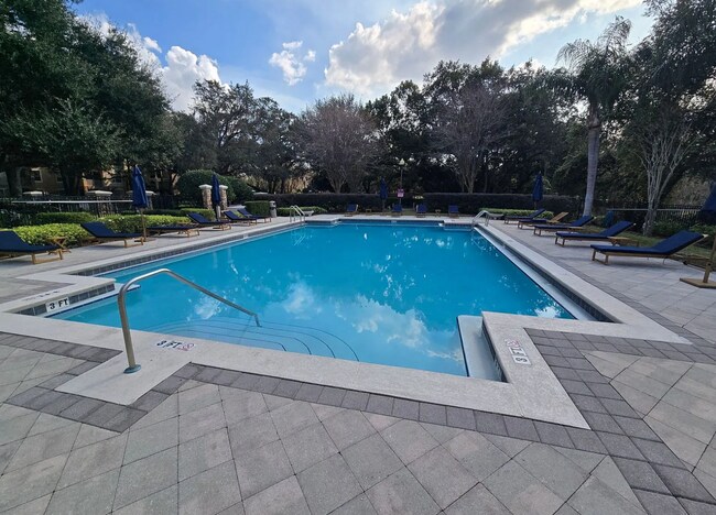 Building Photo - Lakefront Townhome in MetroWest