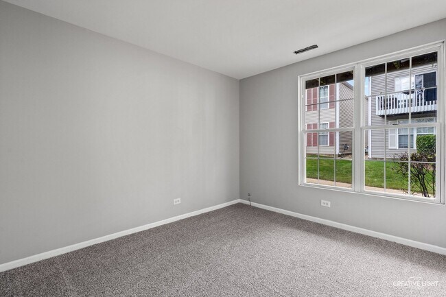 Building Photo - 911 Symphony Dr