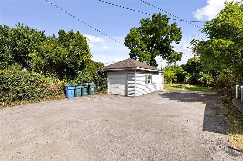 Building Photo - 102 Colby St