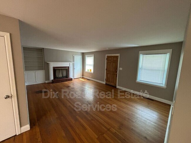 Building Photo - 1750 N Staunton Dr