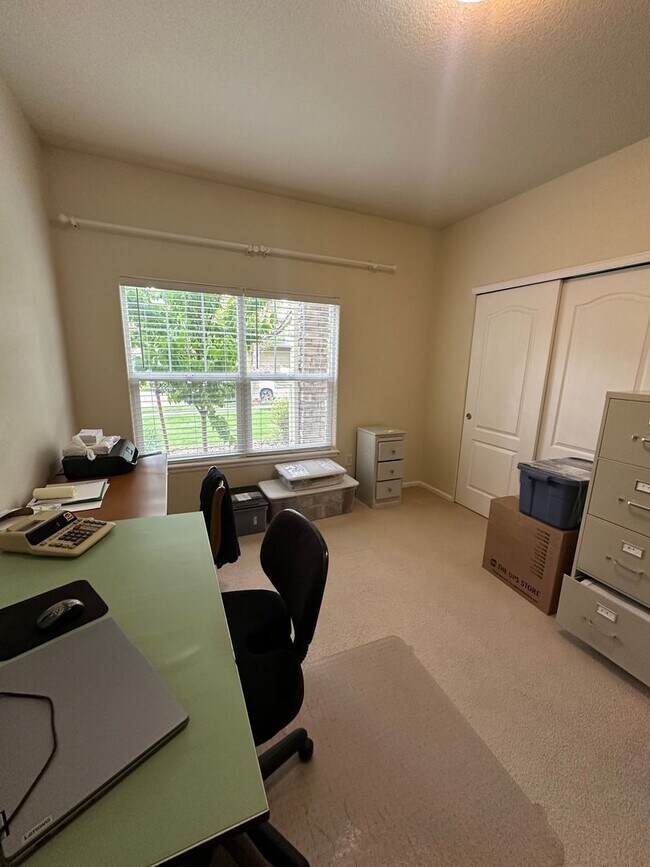Building Photo - 2BD 2Bath with Office