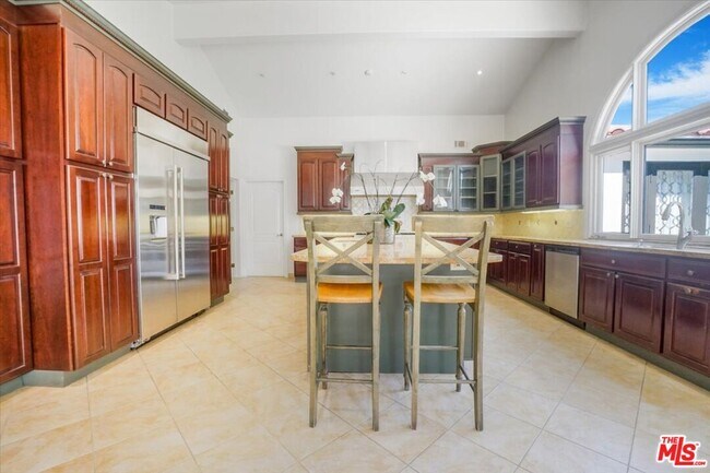 Building Photo - 114 S Layton Dr