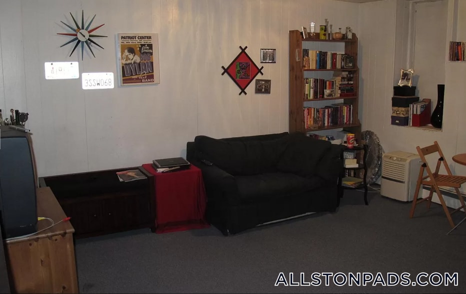 Building Photo - 15 Glenville Ave