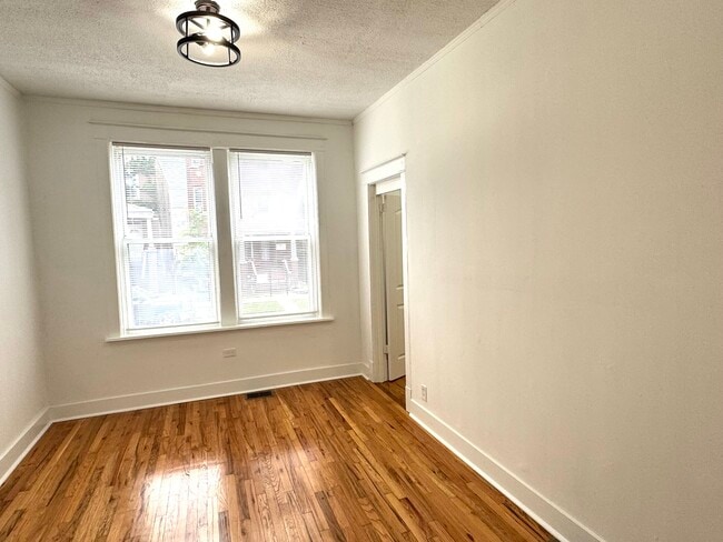 Building Photo - 4050 W Hirsch St