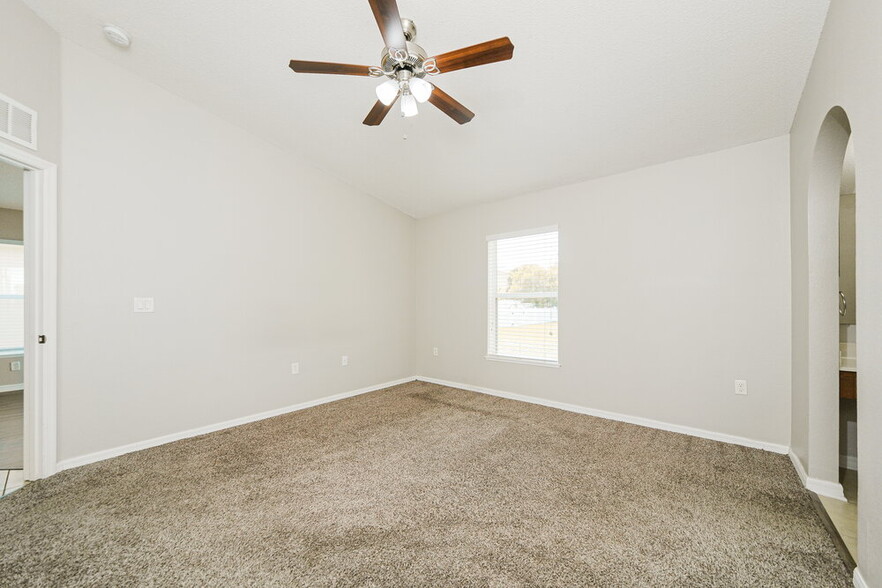 Building Photo - 5180 Gulf Sturgeon Ln