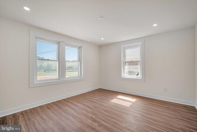 Building Photo - 140 S Keswick Ave