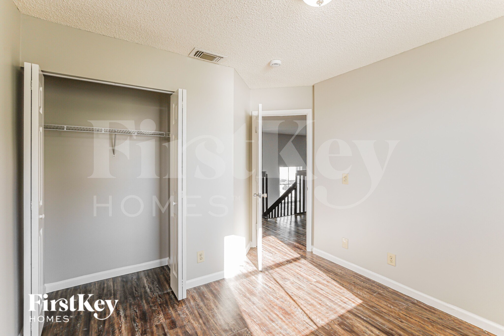 Building Photo - 3085 Lighthouse Pl