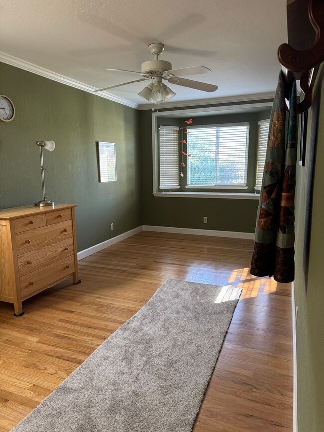 Building Photo - AVAILABLE NOW