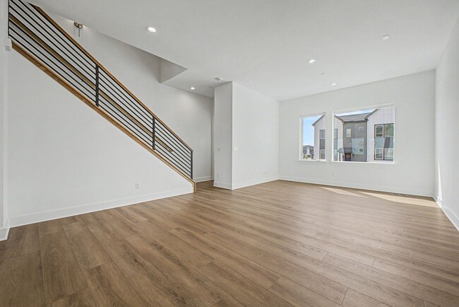 Building Photo - 689 Saddle Dr