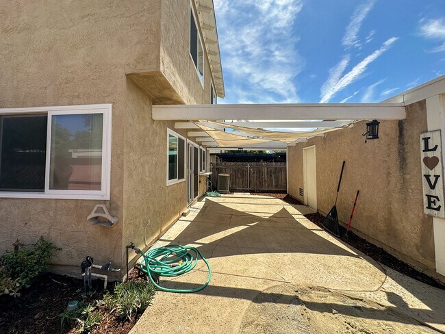 Building Photo - Updated 4 Bedroom, 2 Bath Villa Portofino ...