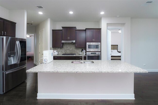 Building Photo - 209 Brantley Lake Ln