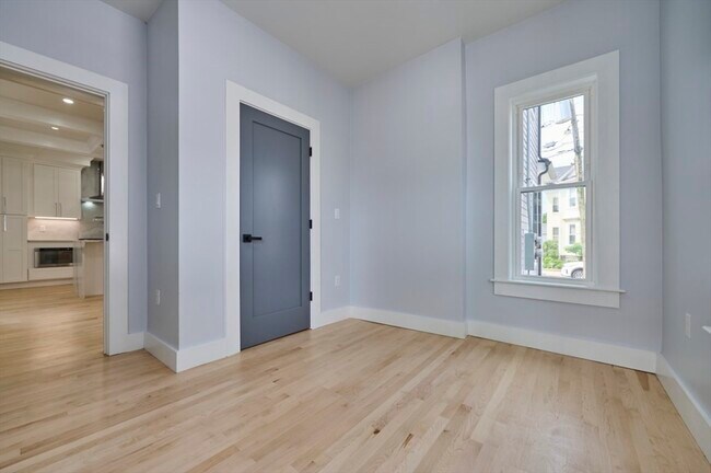 Building Photo - 97 Oakton Ave