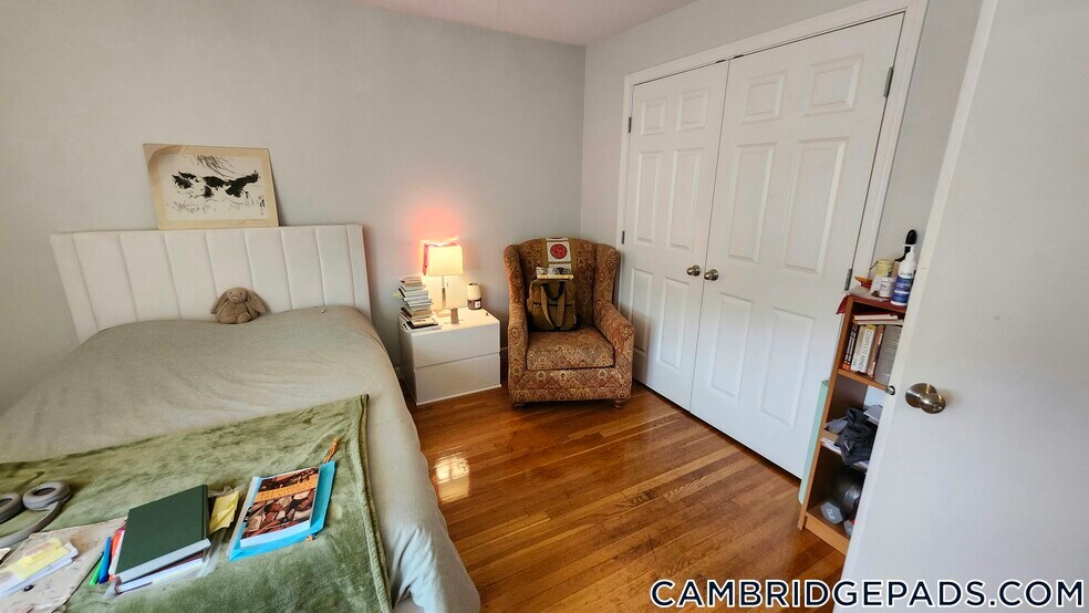 Building Photo - 20 Hubbard Park Rd