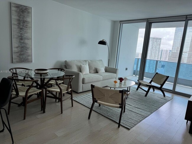 Building Photo - 200 Biscayne Blvd Way