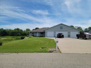 Building Photo - W6973 Everglade Rd