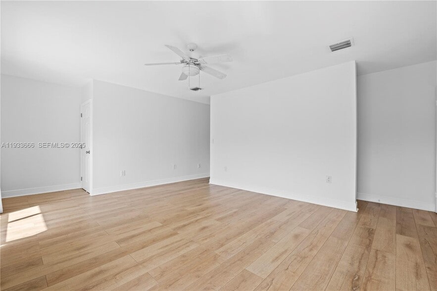 Building Photo - 15518 Braemar Ct