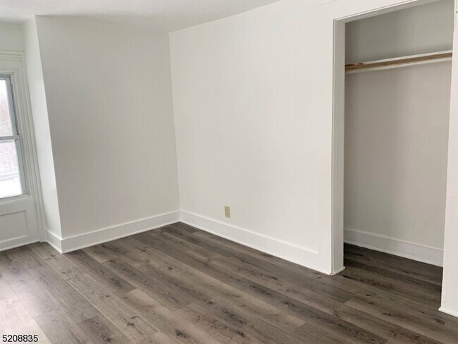 Building Photo - 6 Cork Hill Rd