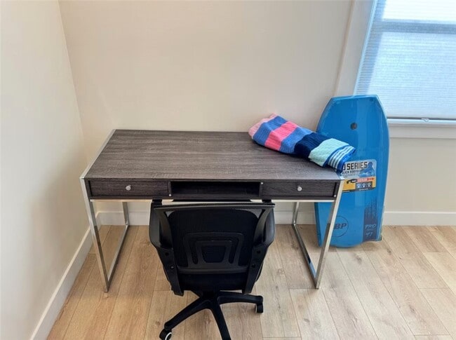 Building Photo - 123 6th St