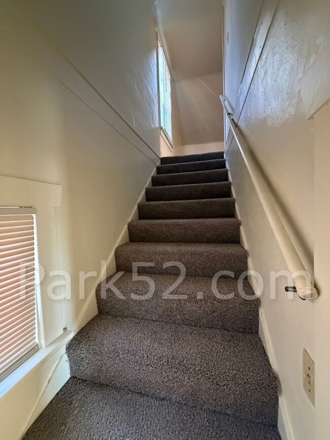 Building Photo - 2 Bedroom Tacoma Single Family Home