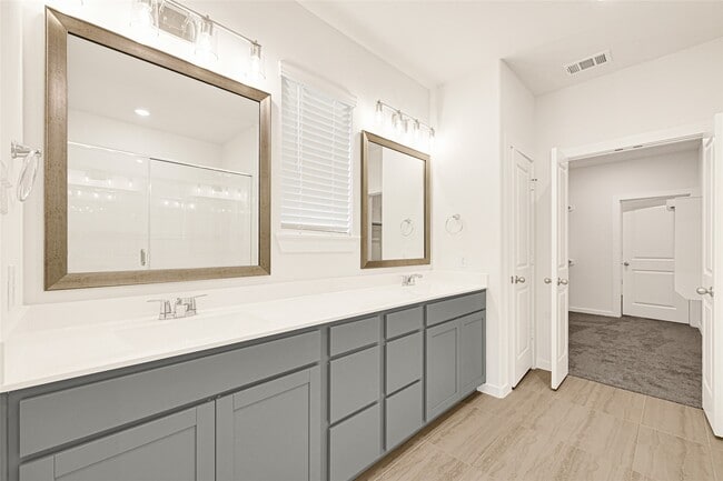 Building Photo - 31823 Autumn Spur Ln