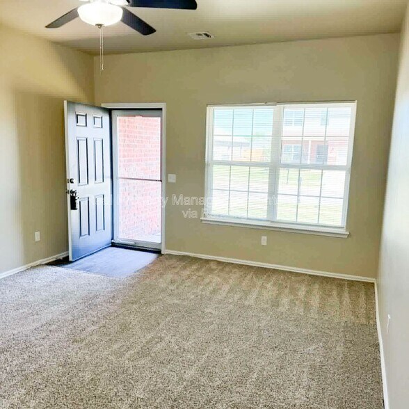 Building Photo - 13229 Bridgewater Dr